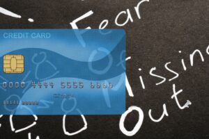 Tips Menghindari Pemakaian Kartu Kredit karena FOMO